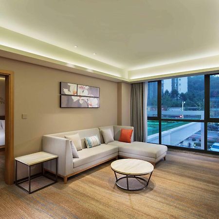 Hilton Garden Inn Shiyan Bagian luar foto