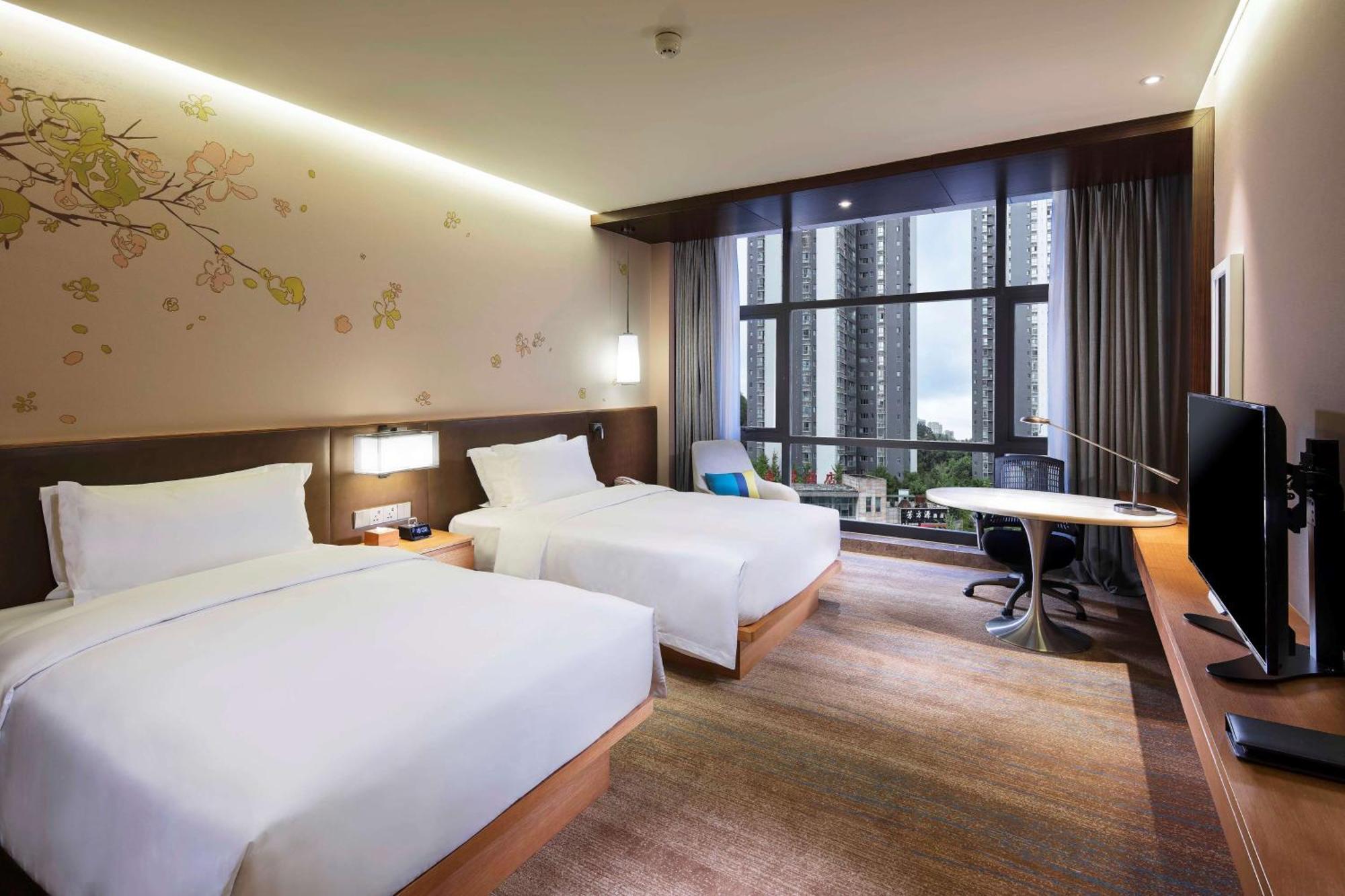Hilton Garden Inn Shiyan Bagian luar foto