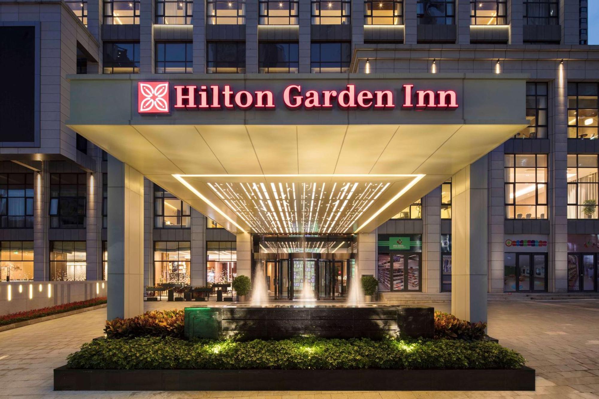 Hilton Garden Inn Shiyan Bagian luar foto
